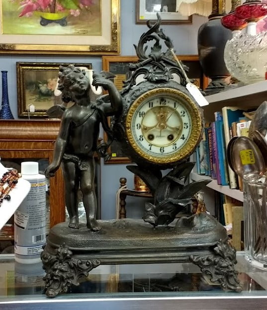 An American Clock in an Antique Shop
(Image: All rights reserved, Bordloub)
